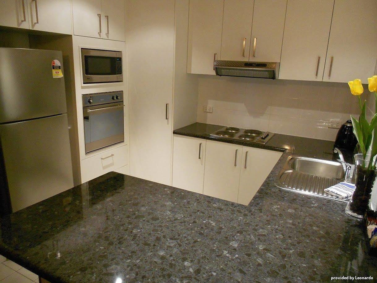 Riverside Apartments Мельбурн Номер фото