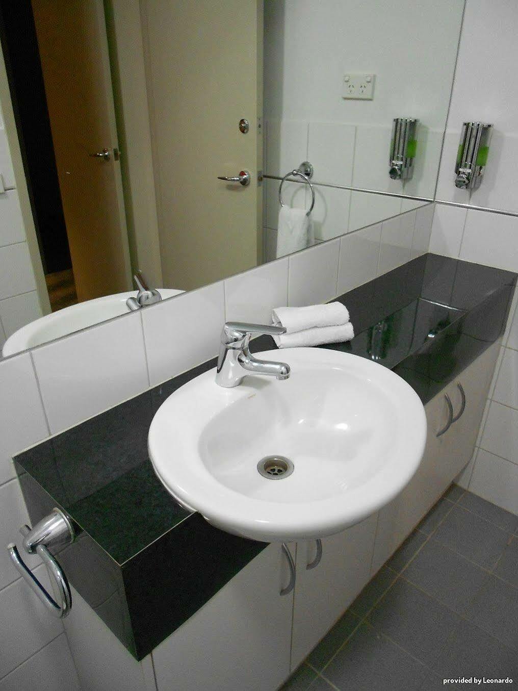 Riverside Apartments Мельбурн Экстерьер фото